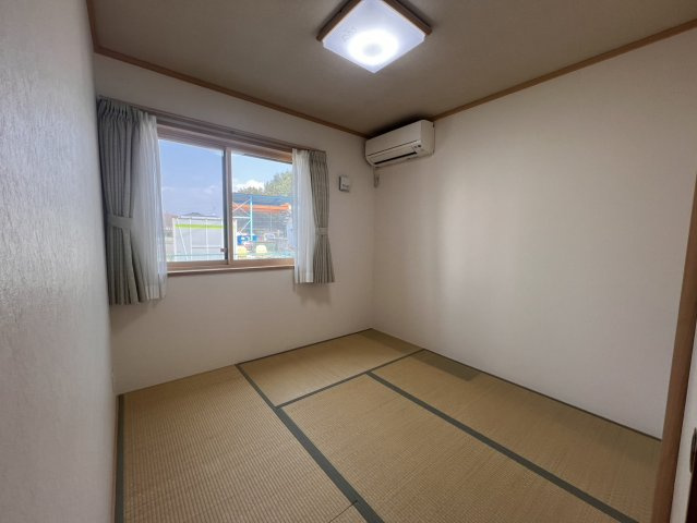 富士住建の注文住宅♪駅まで歩いて約10分、オール電化、作業スペースたっぷりU型キッチンの和室