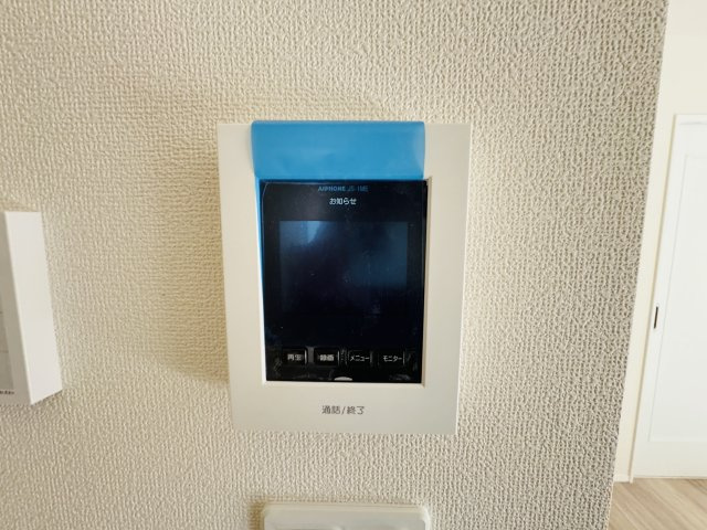松戸市栗ケ沢新築戸建【栗ケ沢小学校：10分】のセキュリティ|来客時も安心のTVモニター付きインターフォン