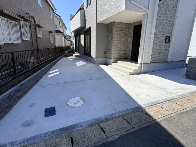 松戸市栗ケ沢新築戸建【栗ケ沢小学校：10分】の駐車場|N号棟駐車スペース