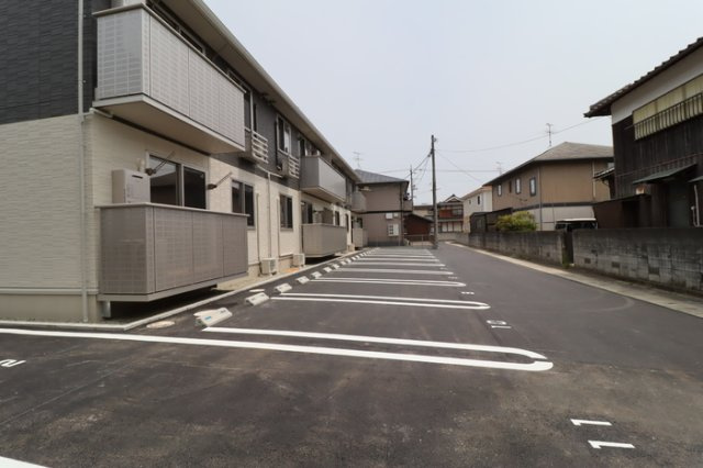 グラシアの駐車場