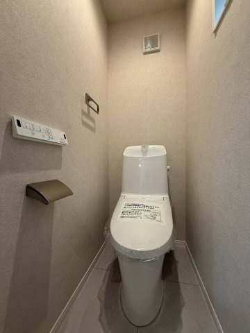 大田区中馬込一丁目戸建のトイレ|コンパクトで使いやすいトイレです