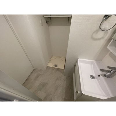 【設備】 | ラシーヌ瓦屋町 | 洗濯機置き場です