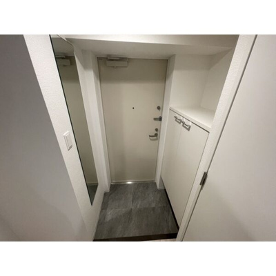 【玄関】 | ラシーヌ瓦屋町 | ゆったりとした玄関です