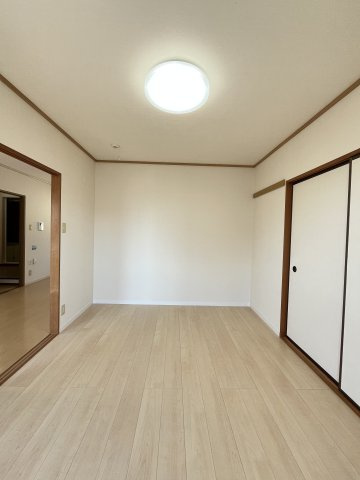 スティブルB棟の洋室