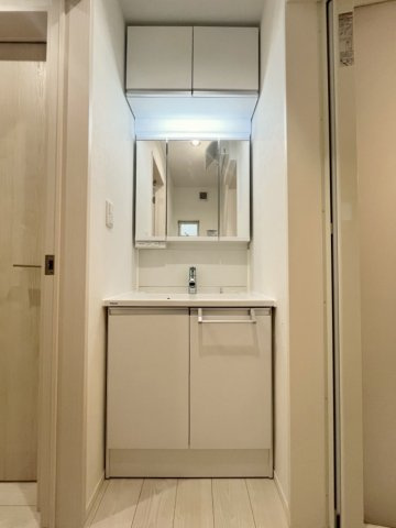 杉並区下井草三丁目戸建の洗面所|使いやすい洗面所です