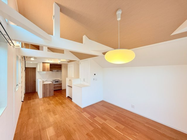 杉並区桃井二丁目戸建の居間・リビング|おしゃれなリビングです