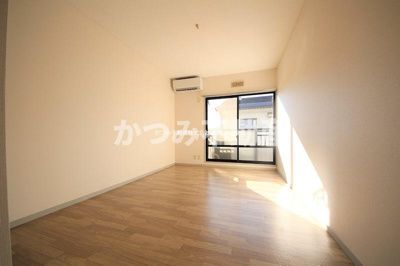 【居間・リビング】 | ソレアード・ビオス | 他号室参考写真