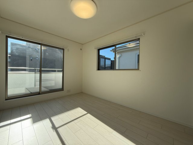 杉並区桃井一丁目戸建の洋室|スタンダードな洋室です