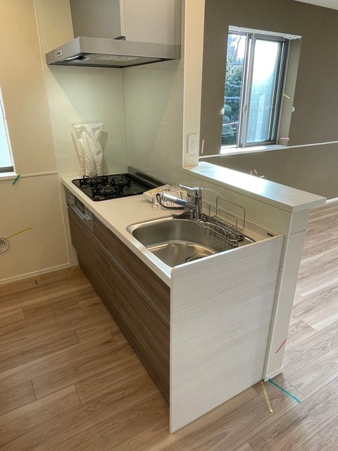 パークメゾンカメイドのキッチン|★グリル付きガス３口システムキッチン★