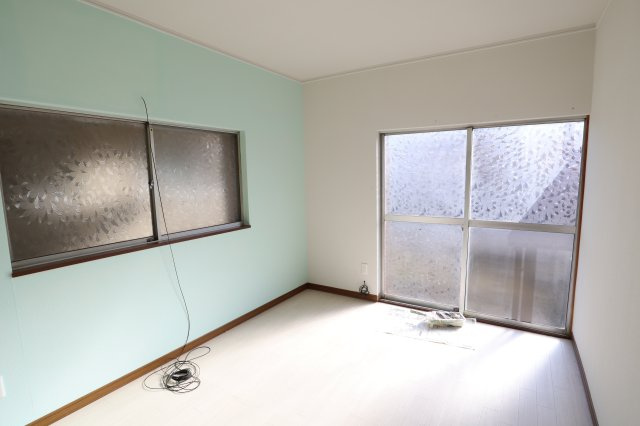 橿原市地黄町戸建の洋室