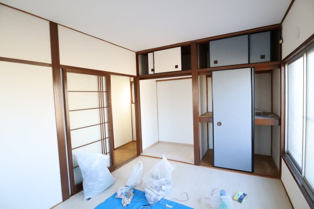 橿原市地黄町戸建の洋室