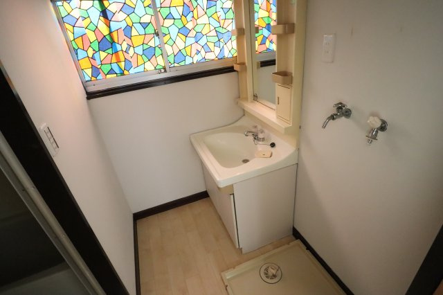 橿原市地黄町戸建の洗面所