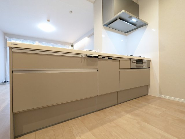 【独立洗面台】 | ロマネスク原第3 | 洗面化粧台は人気のパナソニック製で新調される予定です♪
※画像はイメージ画像です。現況と異なる場合は現況が優先となりますのでご了承ください。