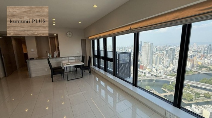 北浜ミッドタワーの居間・リビング