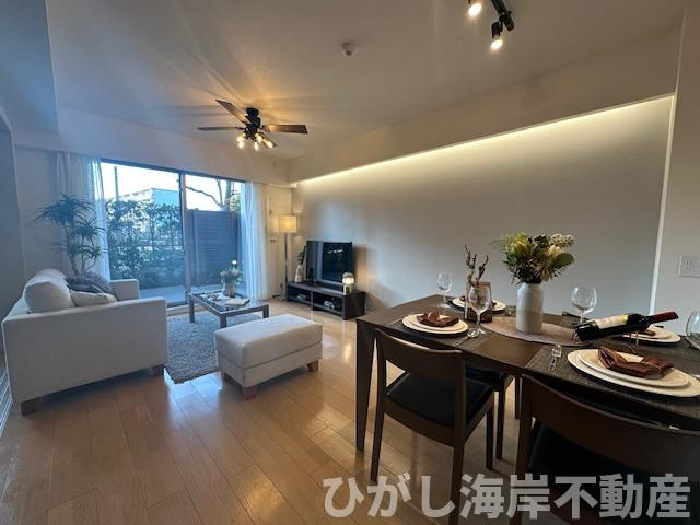 オハナ平塚袖ヶ浜の居間・リビング|新規リフォーム完了！　15.8帖　床暖房付LDK