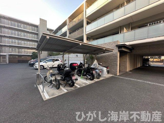 オハナ平塚袖ヶ浜の駐車場|敷地内バイク置場
