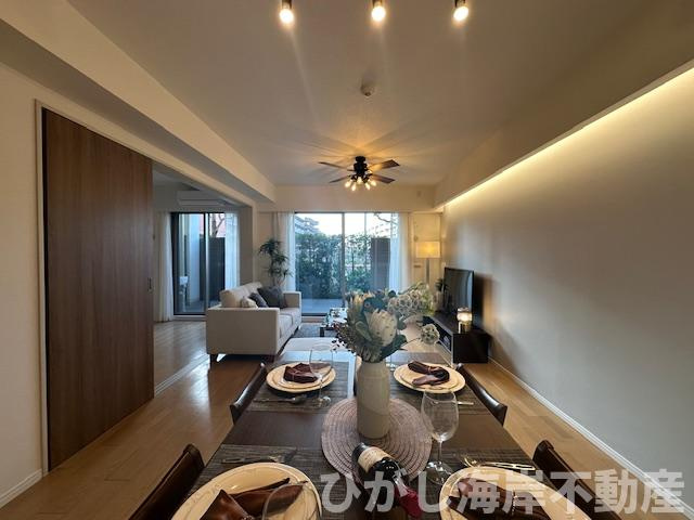 オハナ平塚袖ヶ浜の居間・リビング|新規リフォーム完了！　15.8帖　床暖房付LDK