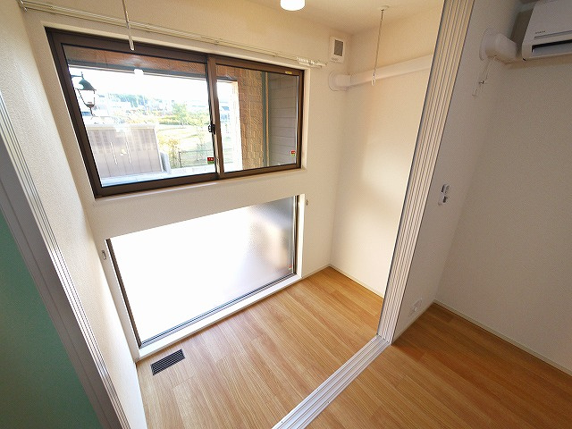 レガーメ　Ⅱのバルコニー|暖かな日差しのふりそそぐバルコニー