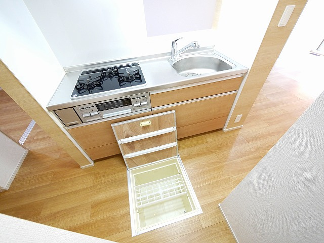 レガーメ　Ⅱのキッチン|コンパクトなキッチンで掃除もラクラク