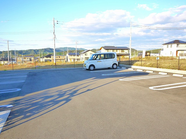 レガーメ　Ⅱの駐車場