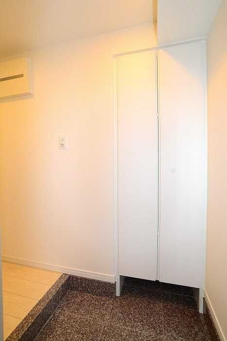 ステージファースト蔵前アジールコートの玄関