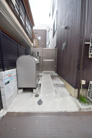 荒川区東尾久２丁目のアパートのエントランス