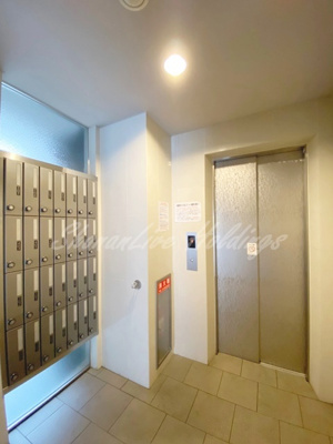 【エントランス】 | シャ ミニオン | エレベーターございます♪