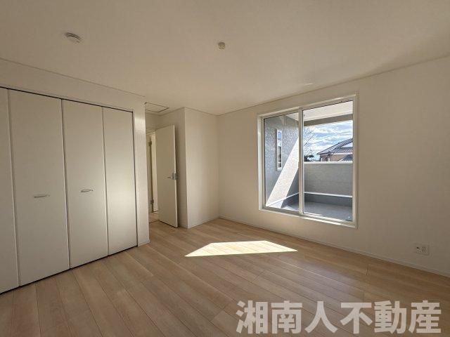 平塚市岡崎　新築戸建の洋室|落ち着いた色調の洋室です