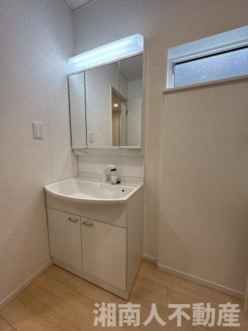 平塚市岡崎　新築戸建の独立洗面台|独立洗面台、朝の身支度には欠かせません