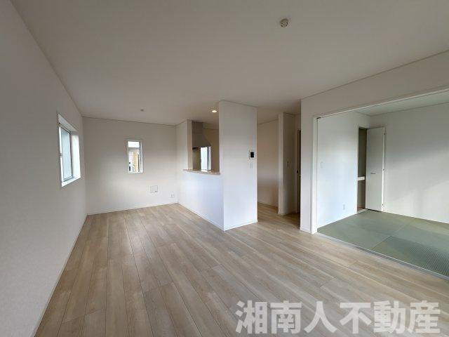 平塚市岡崎　新築戸建の居間・リビング|おしゃれな居間です