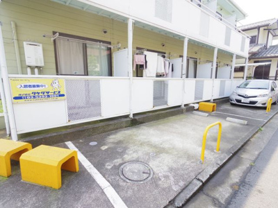 【駐車場】 | バーミンハイム | 駐車場あります！