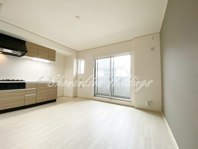 厚木市栄町２丁目のアパートの居間・リビング|11帖のリビング♪