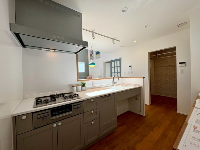 南国市大そね甲　未使用一戸建てのキッチン|欧風テイストの素敵なキッチンです☆