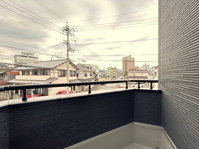 高知市潮新町　新築一戸建てのバルコニー|寝室横のバルコニーで布団を干すこともできます☆