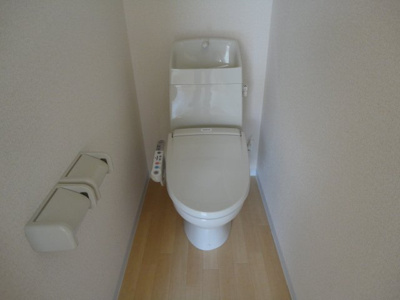 【トイレ】 | ヴィラ田中C | シャワー付トイレ