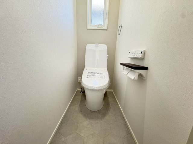 明石市魚住町金ヶ崎新築戸建２号棟のトイレ