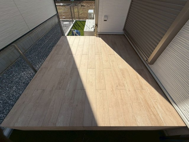 高知市一ツ橋町　新築一戸建てのその他|タイルデッキ♪休日は椅子を出してカフェタイムや子どものプール遊びにも◎