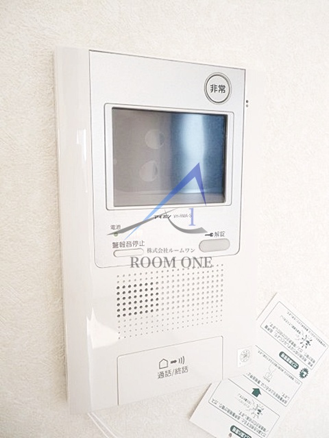 ルーブル武蔵小杉のセキュリティ|モニター付きインターホンです。