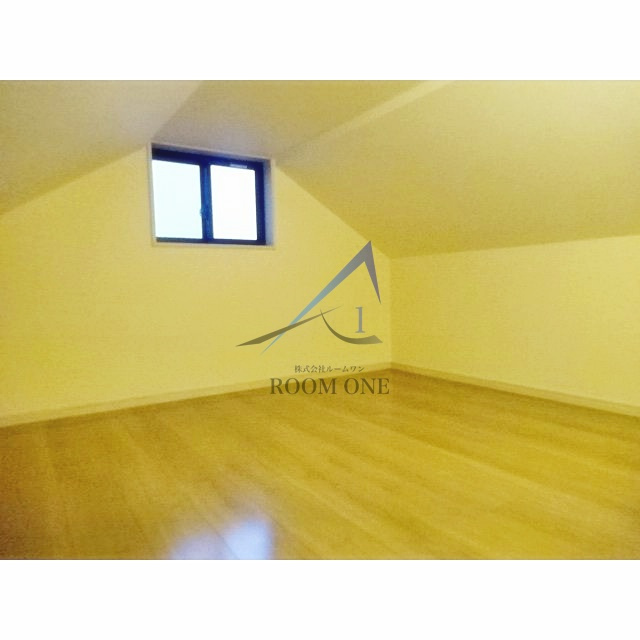 ＢＲＩＴＩＳＨ　ＰＬＵＭの内装