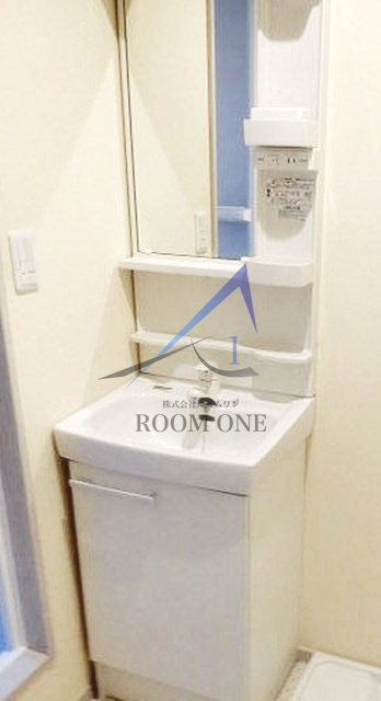 ＢＲＩＴＩＳＨ　ＰＬＵＭの洗面所|洗面台です。