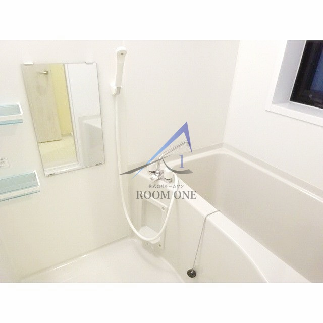 ＢＲＩＴＩＳＨ　ＰＬＵＭの浴室|お風呂です。