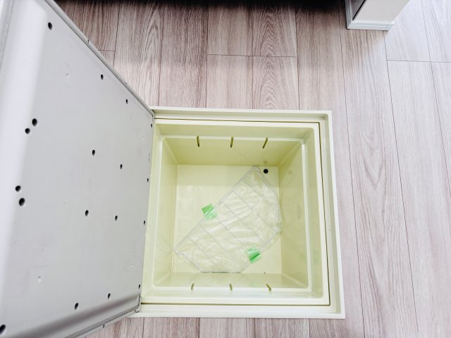 松戸市栗ケ沢新築戸建【栗ケ沢小学校：10分】のキッチン|キッチン床下収納