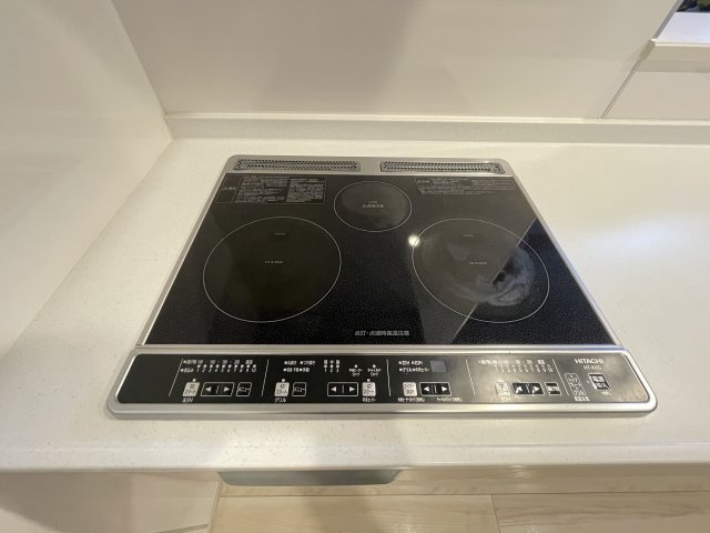 中古戸建・中古住宅　郡山市富久山町福原塩島　行健小・行健中のキッチン|IHなので火の危険が少なく、安心して調理ができます。