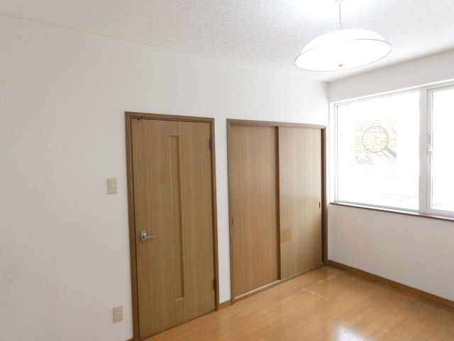 ハイツミッピーの洋室