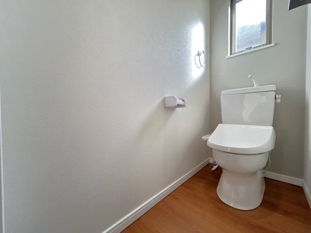 高知市朝倉己　新築一戸建てのトイレ|シンプルで清潔感漂うトイレです。