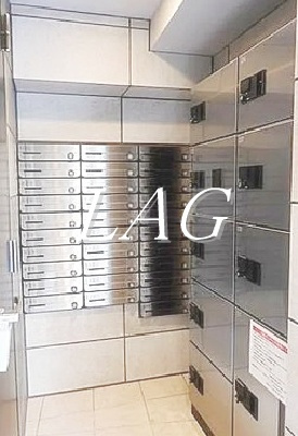 【その他共用部分】 | イアース亀戸 | 集合ポストと宅配ボックスです。