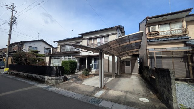 中古住宅　御望の駐車場|2台可