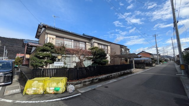 中古住宅　御望の前面道路含む現地写真
