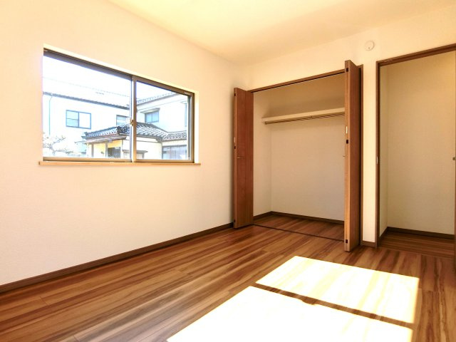 新潟市西区坂井東3丁目の洋室