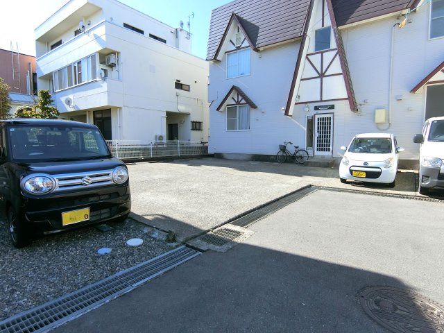 新潟市西区坂井東3丁目の前面道路含む現地写真